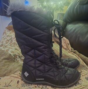 Columbia Black Quilted Winter Boots